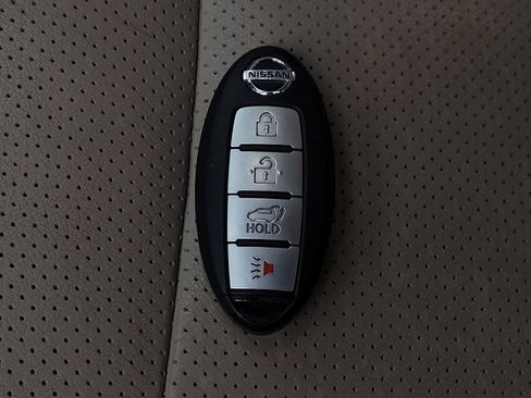 Used 2016 Nissan Rogue SL w/ SL Premium Package FWD image 32