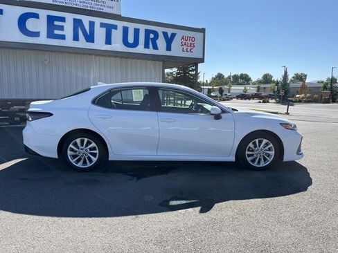 Used 2024 Toyota Camry LE image 15