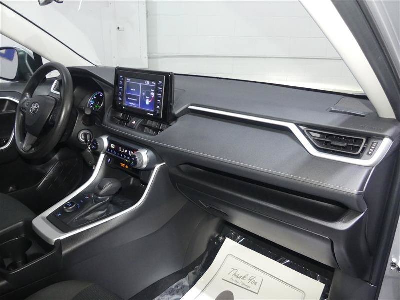 Used 2021 Toyota RAV4 LE AWD/4WD image 24