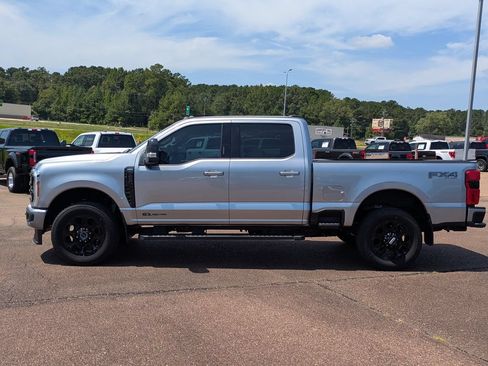 Used 2024 Ford F250 Lariat w/ Lariat Ultimate Package AWD/4WD image 2