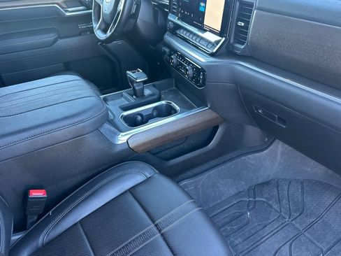 Used 2025 Chevrolet Silverado 1500 High Country AWD/4WD image 19