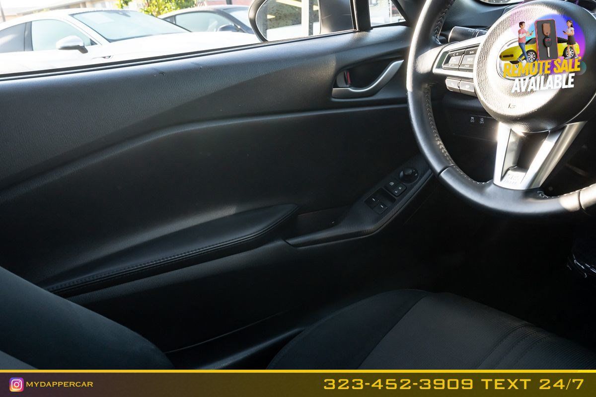 Used 2021 MAZDA MX-5 Miata Sport RWD image 15