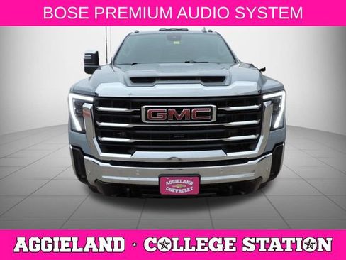 Used 2024 GMC Sierra 3500 SLT w/ SLT Premium Package image 9