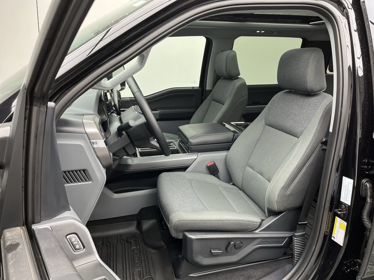 Used 2025 Ford F150 XLT w/ Equipment Group 303A High AWD/4WD image 10