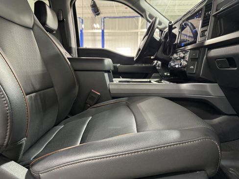 Used 2025 Ford F250 Lariat w/ Chrome Package image 31