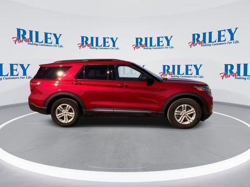 Certified 2021 Ford Explorer XLT w/ Equipment Group 202A AWD/4WD image 10