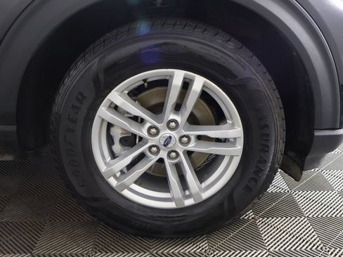 Used 2021 Ford Explorer XLT w/ Equipment Group 202A AWD/4WD image 21