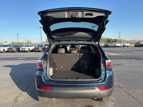 New 2026 Jeep Compass Latitude image 41