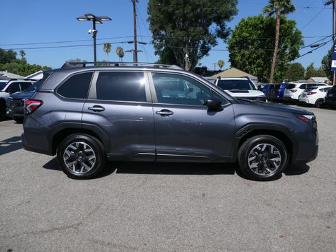 Used 2026 Subaru Forester Premium AWD/4WD image 6