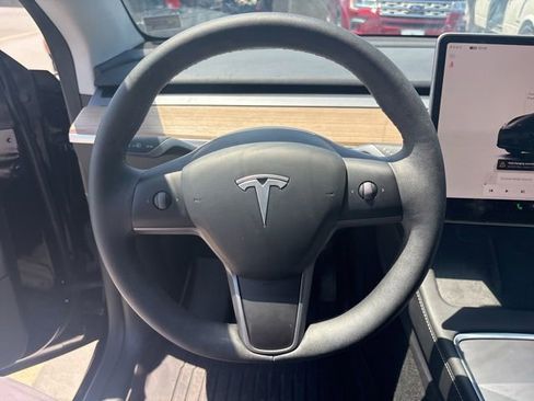 Used 2025 Tesla Model Y Long Range AWD/4WD image 7