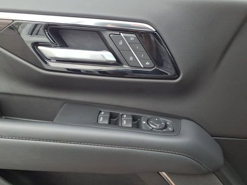 Used 2025 Chevrolet Tahoe LT AWD/4WD image 15