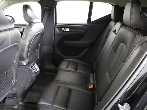 Used 2023 Volvo XC40 B5 Plus w/ Protection Package Premier image 38