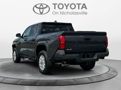 Used 2025 Toyota Tacoma SR5 AWD/4WD image 3