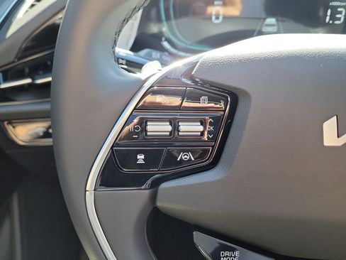 New 2026 Kia Niro EX FWD image 26