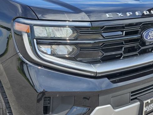 Used 2025 Ford Expedition Max Platinum AWD/4WD image 8