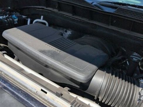 Used 2020 Chevrolet Silverado 1500 LT image 24