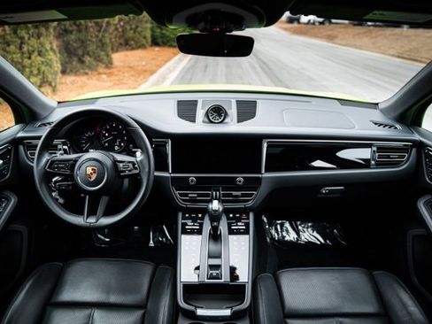 Used 2022 Porsche Macan S w/ Premium Package Plus image 26
