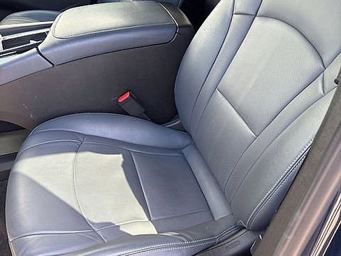 Used 2024 Buick Enclave Essence image 5