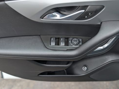 Used 2020 Chevrolet Blazer LT image 29