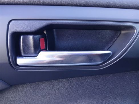 Certified 2023 Toyota Highlander XLE image 59