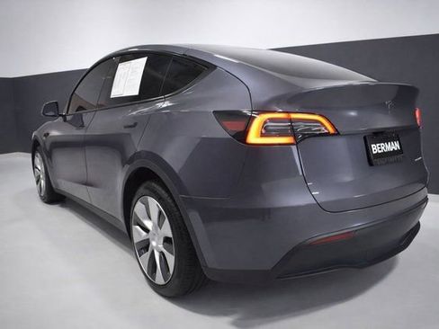 Used 2023 Tesla Model Y Long Range image 3