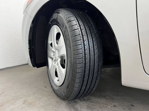 Used 2017 Kia Forte LX FWD image 29