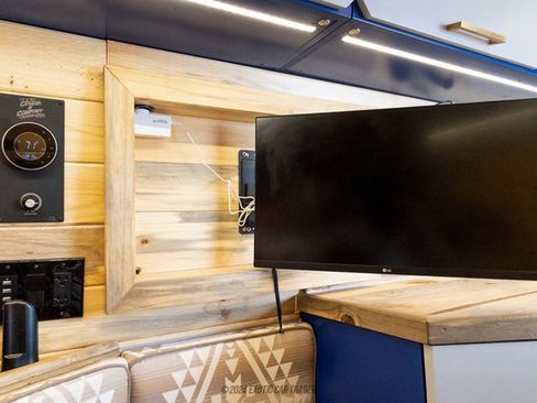 Used 2021 Mercedes-Benz Sprinter 2500 image 63