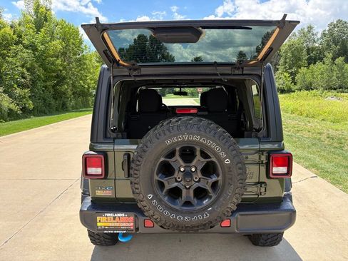 Used 2023 Jeep Wrangler Unlimited w/ Convenience Group AWD/4WD image 4