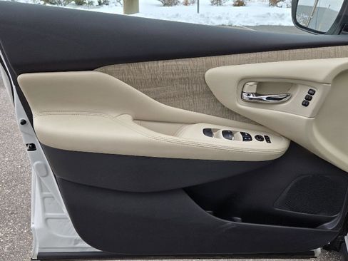 Used 2024 Nissan Murano SL image 7