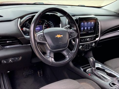 Used 2020 Chevrolet Traverse LT image 18