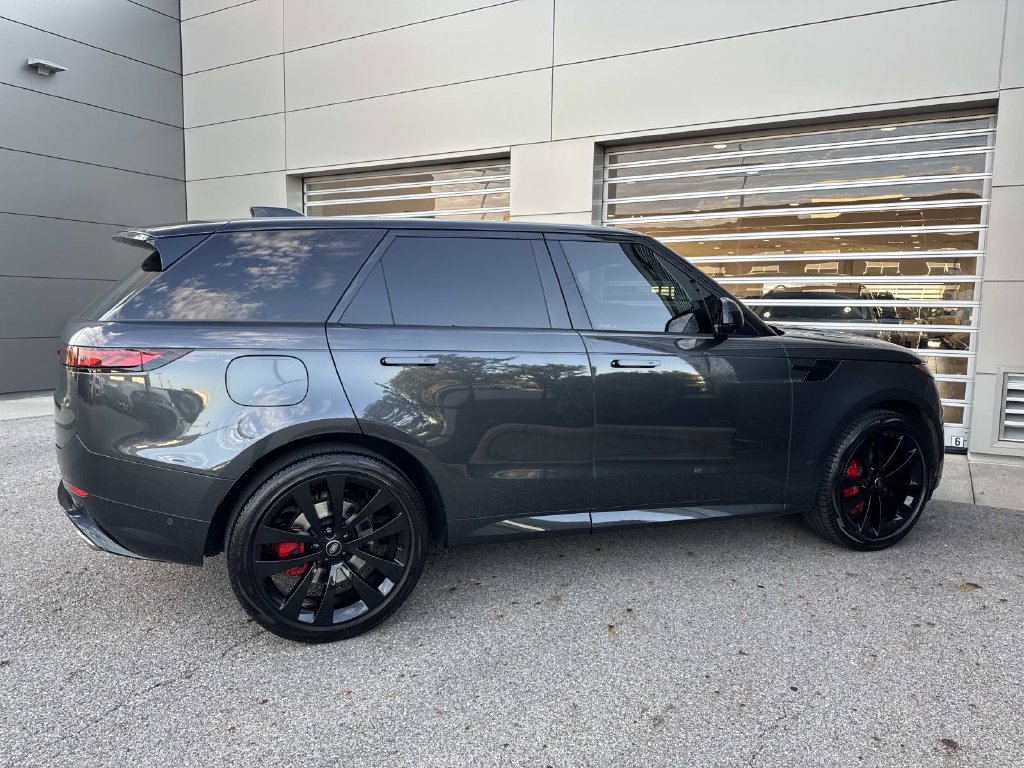 Used 2024 Land Rover Range Rover Sport Dynamic SE AWD/4WD image 7
