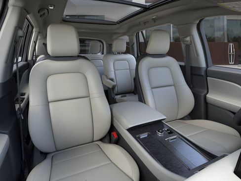 New 2025 Lincoln Aviator AWD w/ Equipment Group 101A image 10