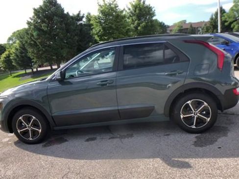 New 2025 Kia Niro EX image 8