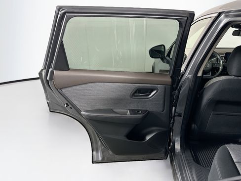 Used 2021 Nissan Rogue S FWD image 25
