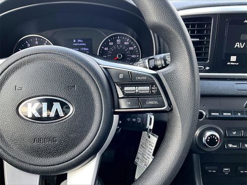 Used 2020 Kia Sportage LX image 16