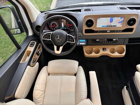 Used 2020 Mercedes-Benz Sprinter 3500 w/ Windows All Around Package image 87