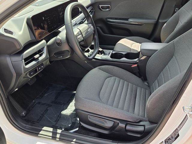 Used 2025 Kia K4 EX FWD image 19