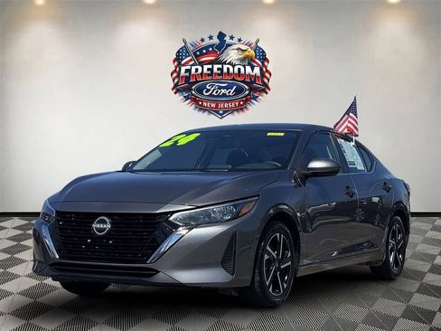 Used 2024 Nissan Sentra SV FWD image 2