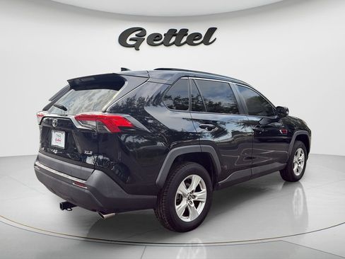 Used 2020 Toyota RAV4 XLE FWD image 5
