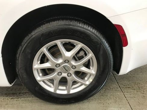 New 2025 Chrysler Pacifica Select image 31