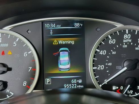 Used 2018 Nissan Sentra S FWD image 13