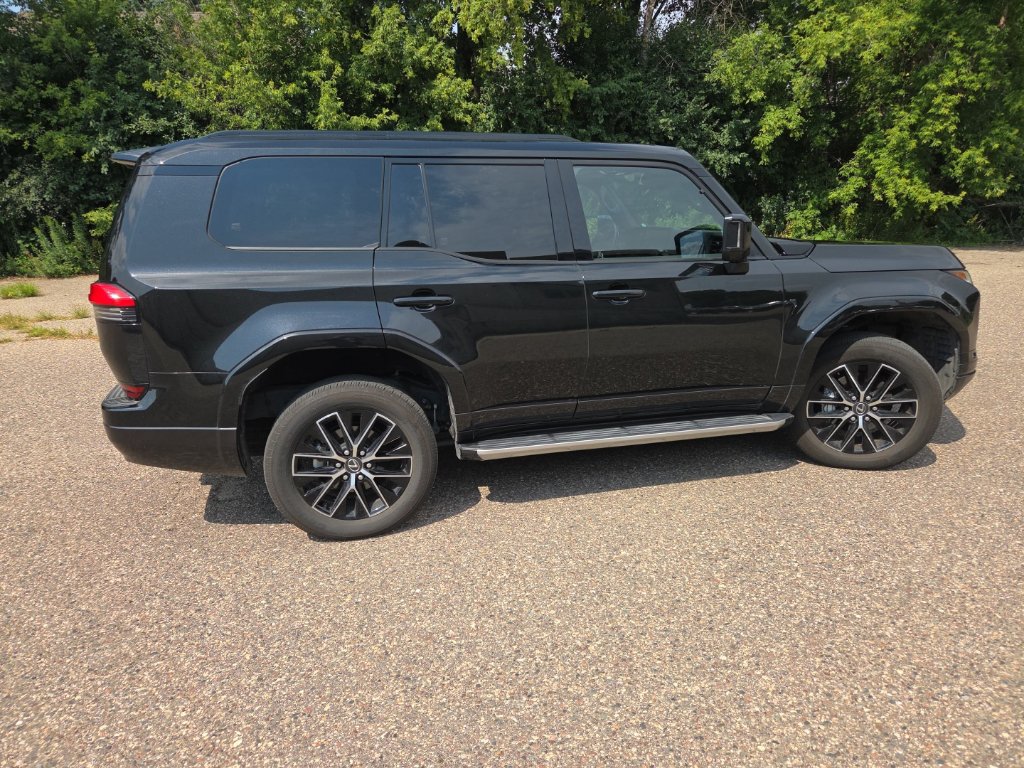 Used 2024 Lexus GX 550 w/ Accessory Package (2T) AWD/4WD image 20