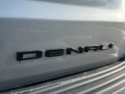 Used 2023 GMC Yukon XL Denali Ultimate image 35