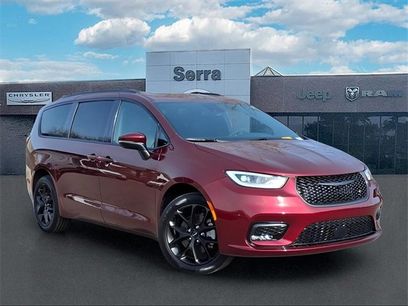 Certified 2023 Chrysler Pacifica Touring-L w/ S Appearance Package