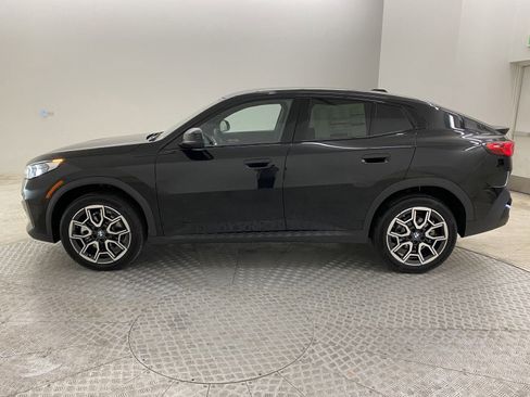 Used 2025 BMW X2 xDrive28i w/ Convenience Package image 2