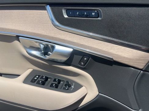 New 2026 Volvo XC90 B5 Core w/ Protection Package Premier image 23