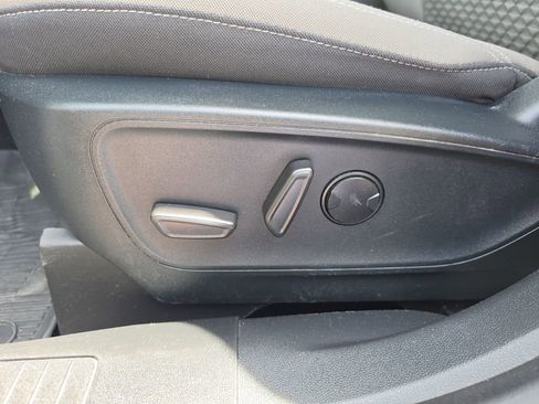 Used 2021 Ford Escape SE w/ SE Sport Appearance Package FWD image 19