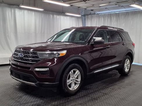 Used 2023 Ford Explorer XLT w/ Equipment Group 202A AWD/4WD image 23