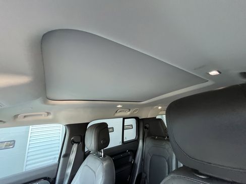 Used 2024 Land Rover Defender 130 S image 32