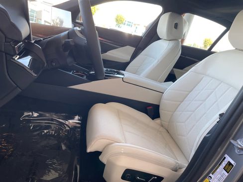 New 2026 BMW i5 eDrive40 image 7